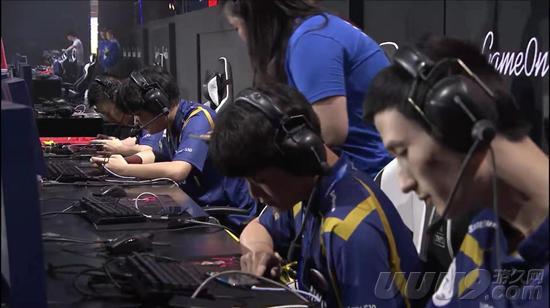 他在关键时 他在关键时